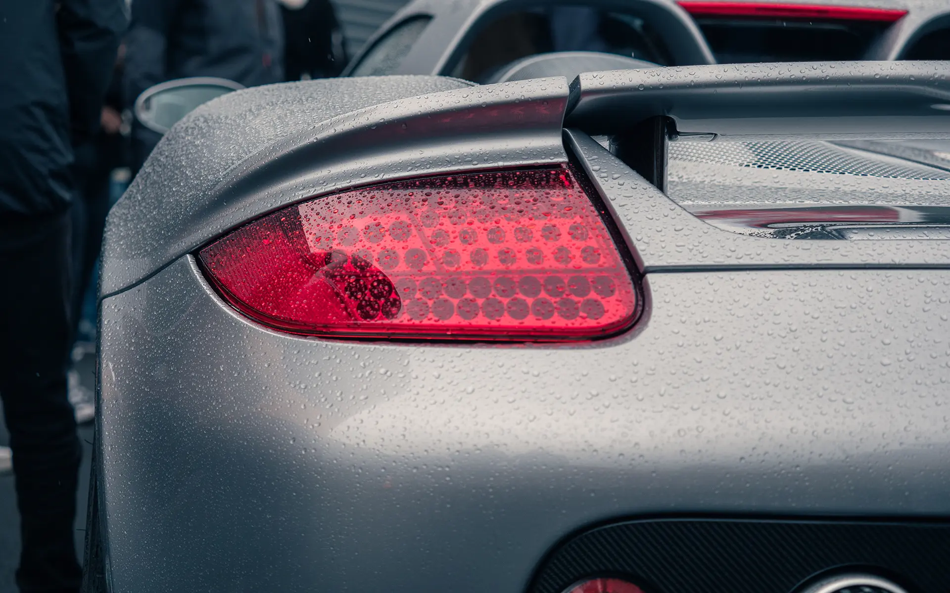 Gros plan sur une Porsche Carrera GT